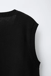 KNIT VEST