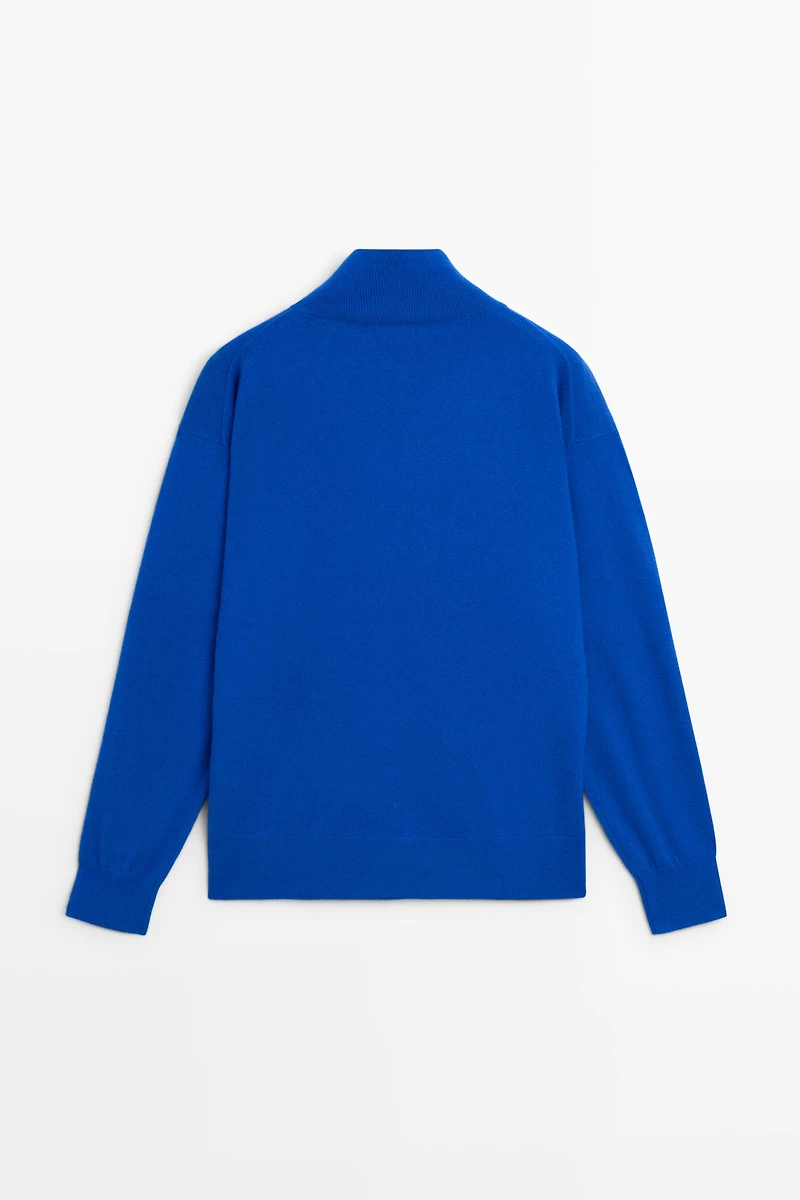 100% cashmere high neck knit sweater