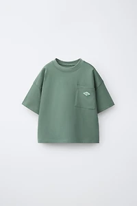 T-SHIRT POCHE ET PIÈCE