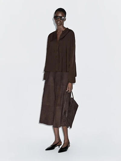 Stand collar shirt with front seam