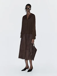 Stand collar shirt with front seam