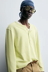 T-SHIRT LÉGER COL BOUTONNÉ