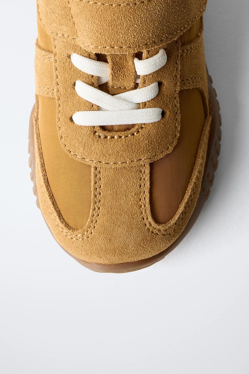 RETRO SNEAKERS