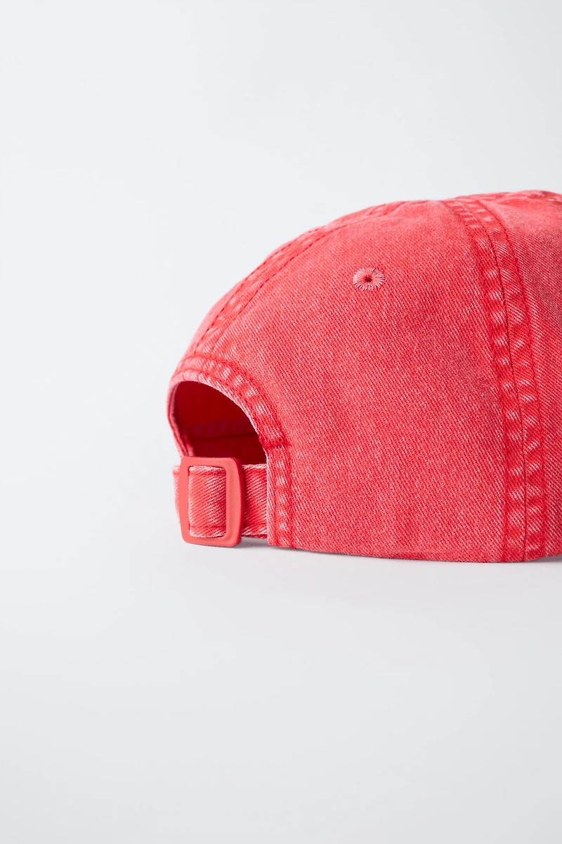 CASQUETTE EFFET DÉLAVÉ INSCRIPTION BRODÉE