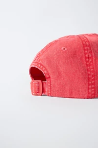 CASQUETTE EFFET DÉLAVÉ INSCRIPTION BRODÉE