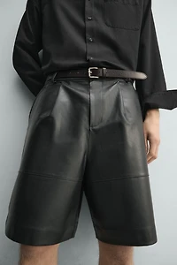 RELAXED FIT LEATHER PLEATED SHORTS