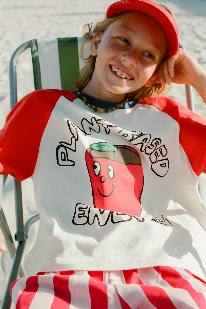RAGLAN SLEEVE PRINTED T-SHIRT