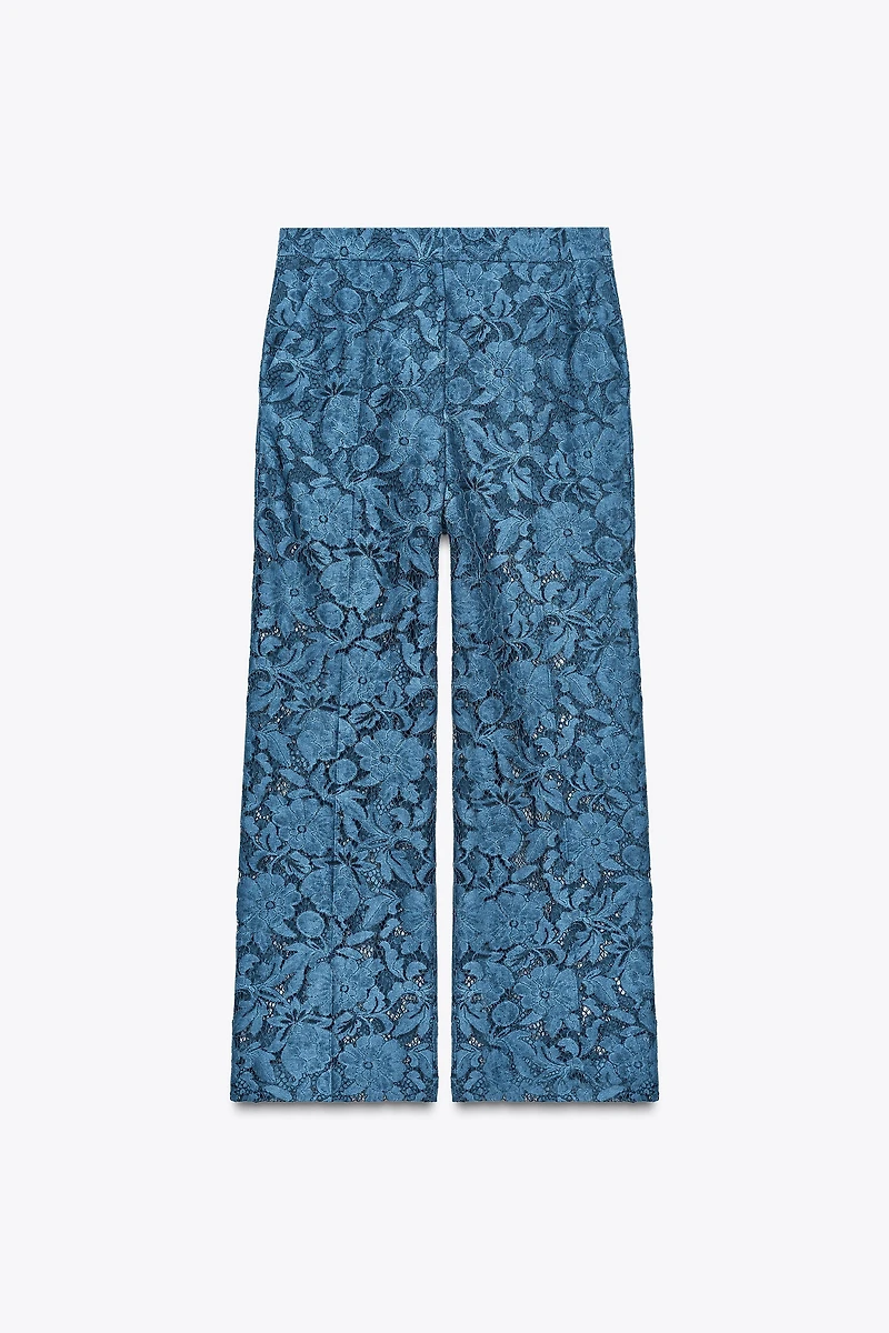 PANTALON COURTE EN DENTELLE
