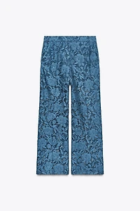 PANTALON COURTE EN DENTELLE