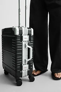 TRAVEL SUITCASE