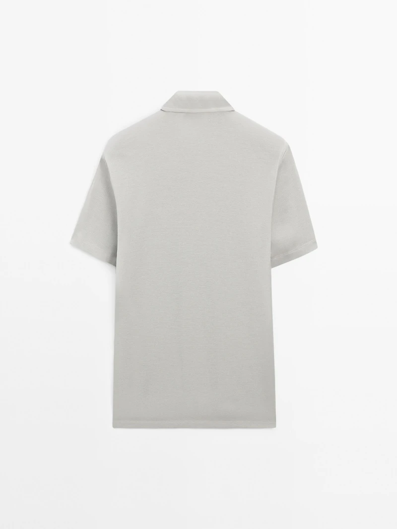 Textured short sleeve polo shirt