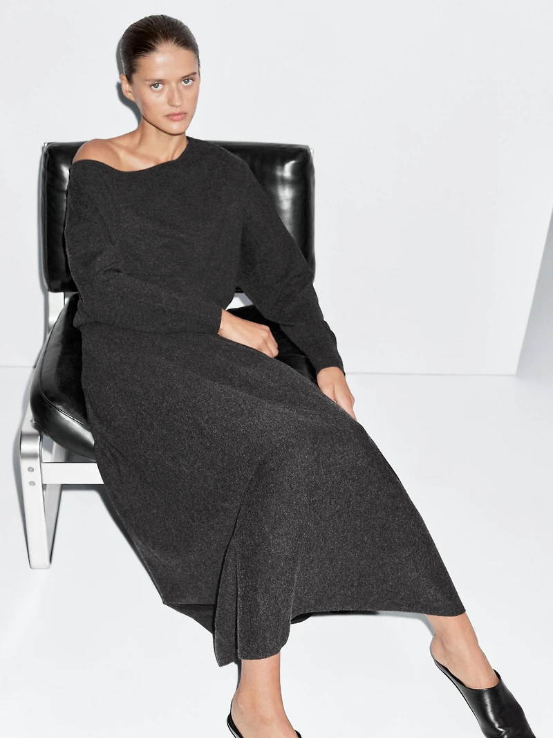 Long flared wool blend knit skirt