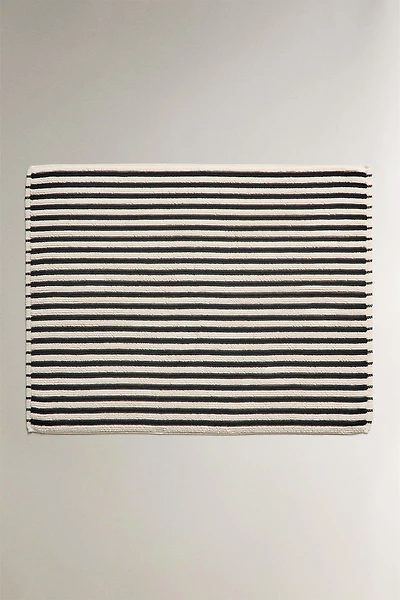 COLORED STRIPE BATH MAT