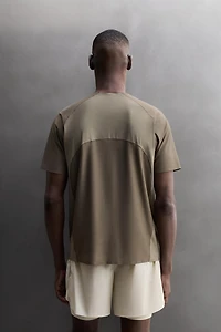 T-SHIRT TECHNIQUE STRUCTURÉ COLOR BLOCK