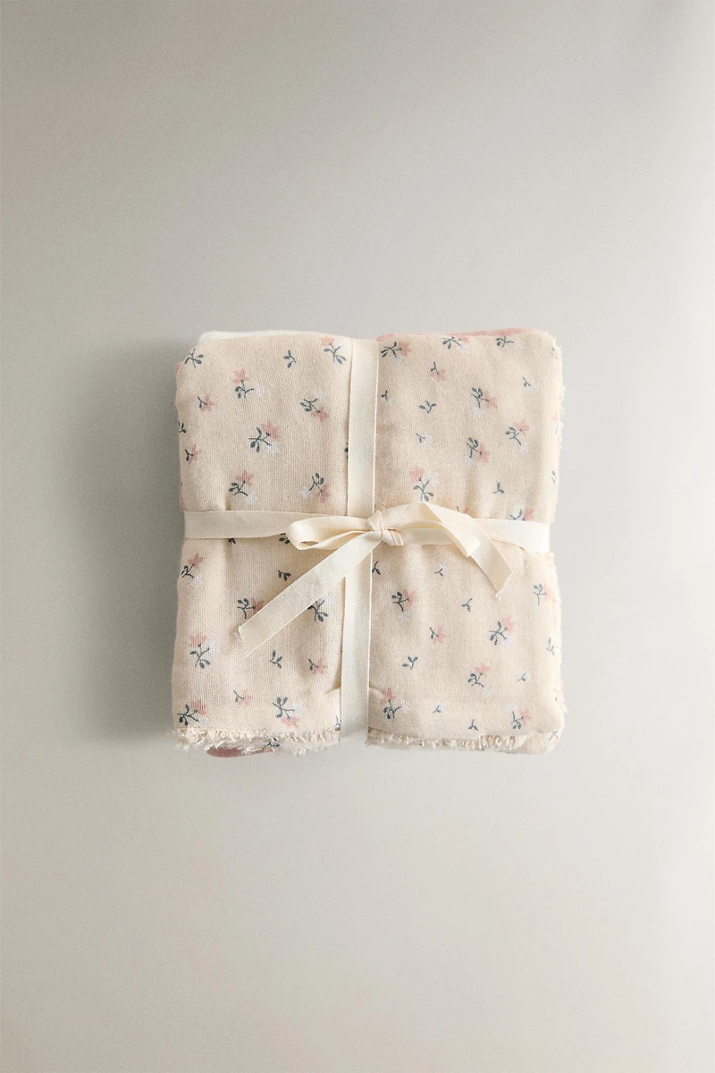 CHILDREN'S MINI TOWEL WITH TULIPS (SET OF 3)