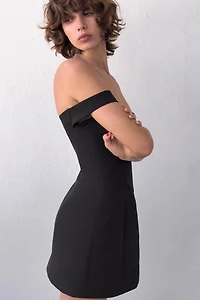SHORT VOLUMINOUS DRESS