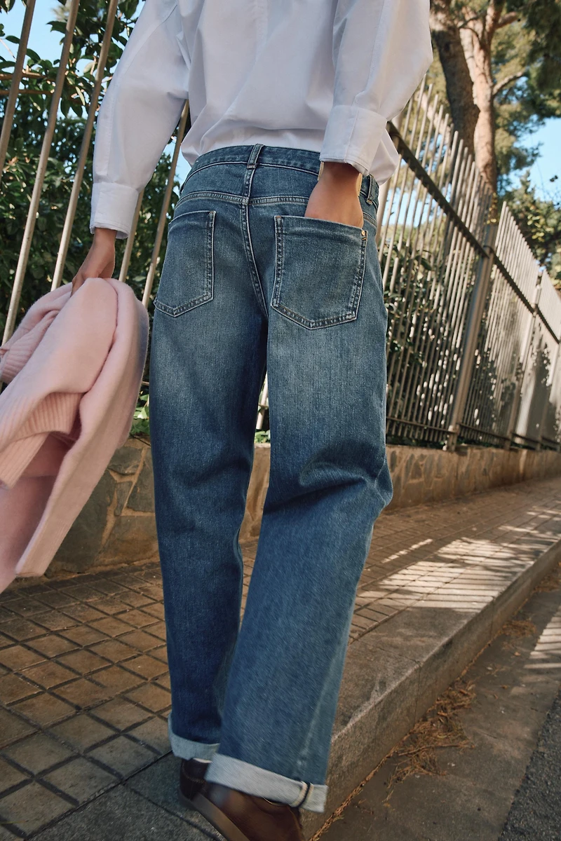 Z.07 RELAXED FIT HIGH WAISTED TURN-UP JEANS