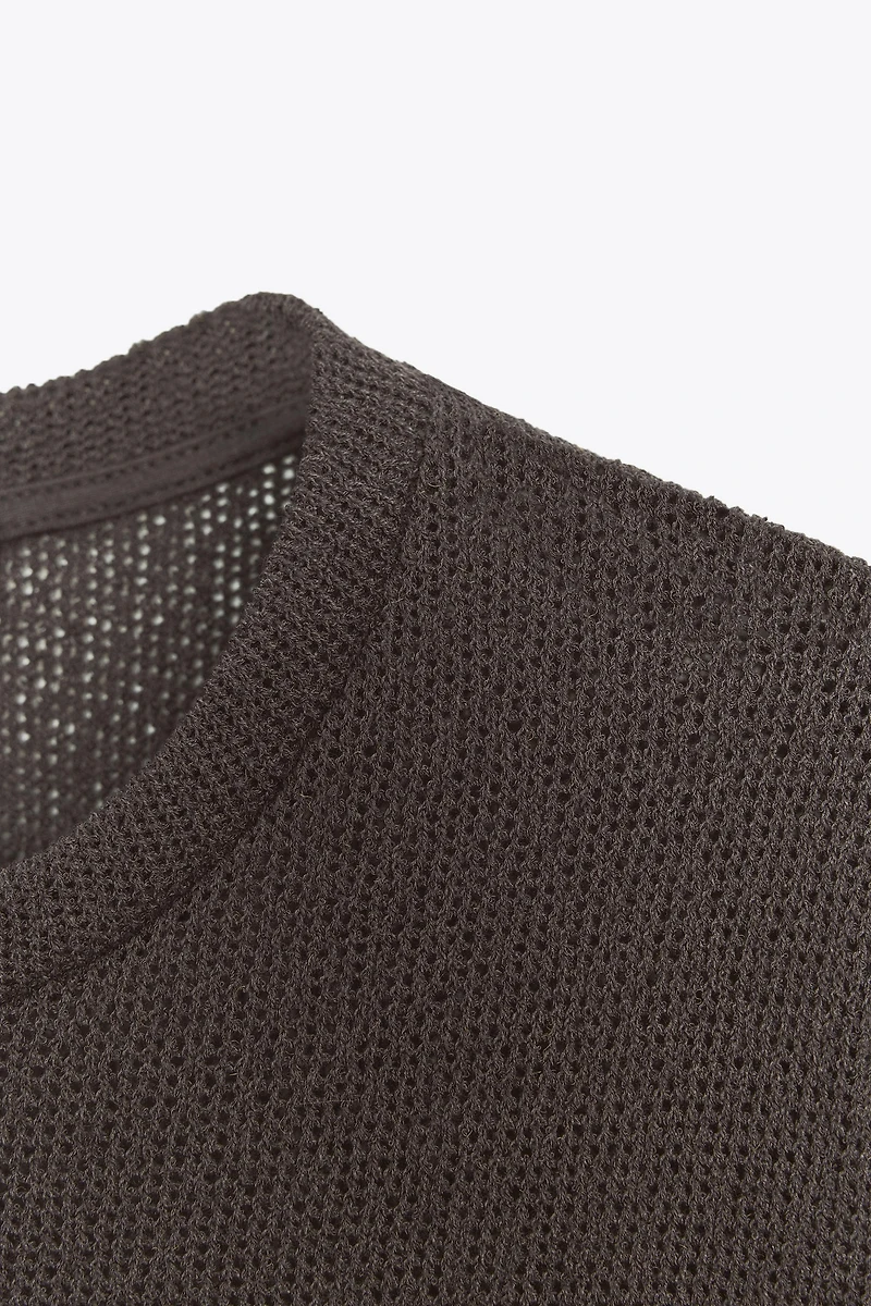 TOP EN MAILLE AJOURÉ