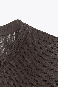 TOP EN MAILLE AJOURÉ