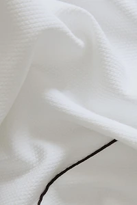 PIPING BEDSPREAD