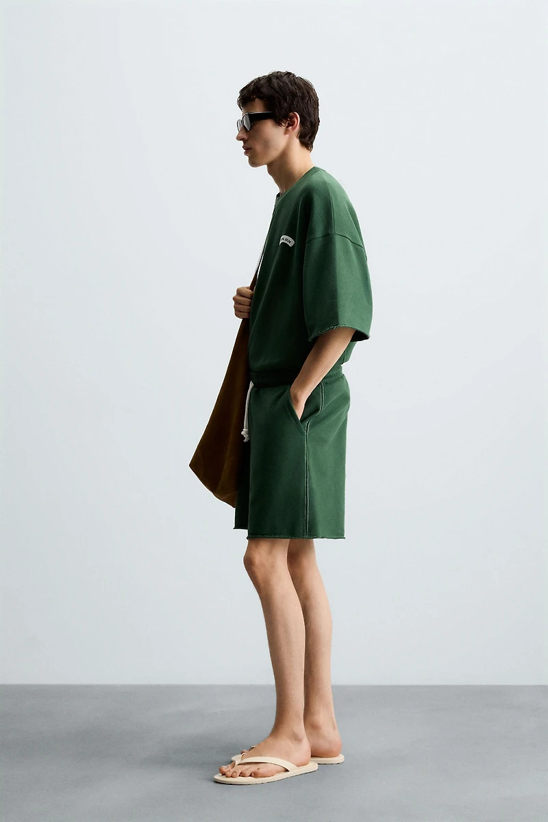 CONTRAST PATCH SWEATSHIRT