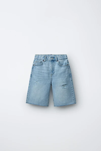 BERMUDA EN JEAN WIDE FIT DÉCHIRÉ