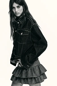 VESTE EFFET JEAN À CLOUS