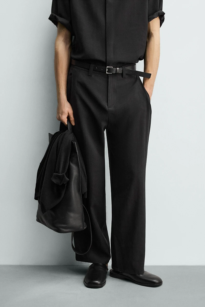FLOWY PLEATED PANTS