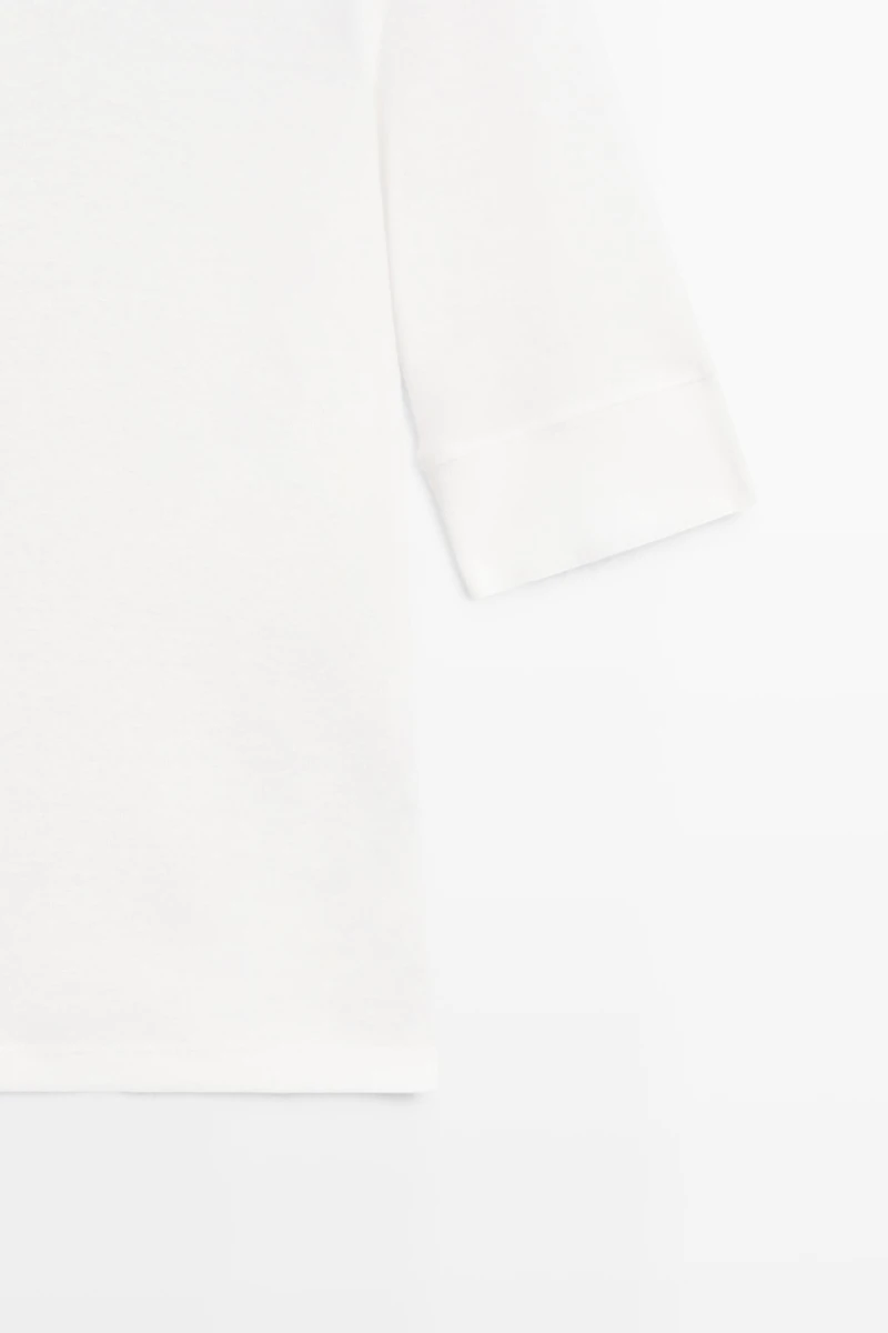 100% cotton scoop neck T-shirt