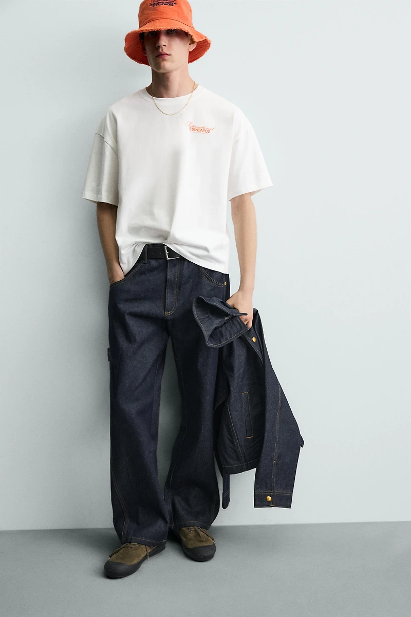 CONTRASTING TEXT PRINT T-SHIRT
