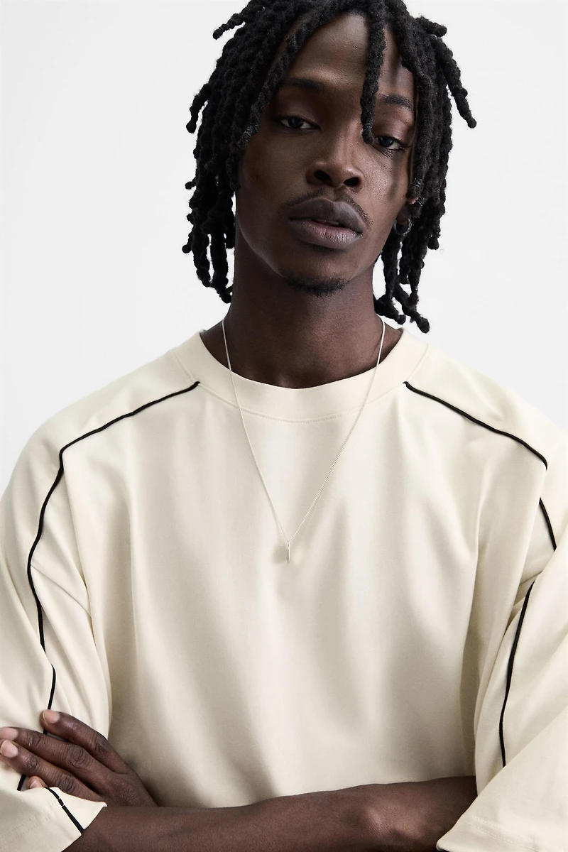 CONTRASTING TRIM SWEATSHIRT