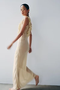 ROBE LONGUE DRAPÉE EN DENTELLE