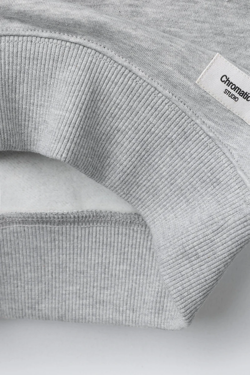 BASIC LABEL SWEATSHIRT