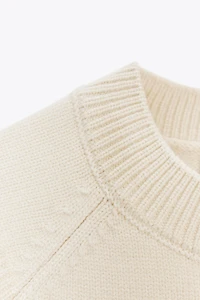 SLEEVELESS KNIT TOP