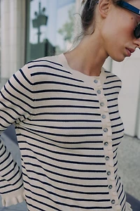 RUFFLED KNIT CARDIGAN