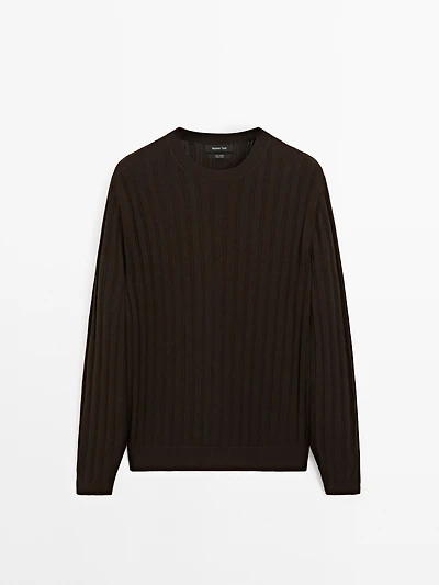 Textured round neck sweater
