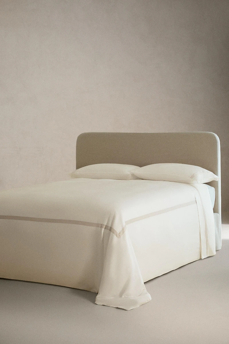 SATEEN FLAT SHEET WITH BORDER (300 THREAD COUNT)