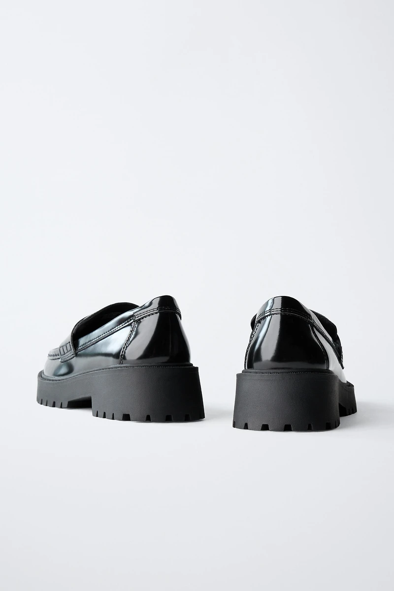 LOAFER WITH METAL DETAIL