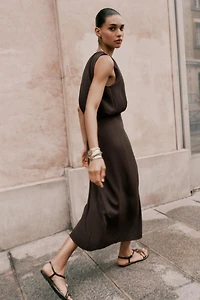 RUCHED WAIST MIDI DRESS