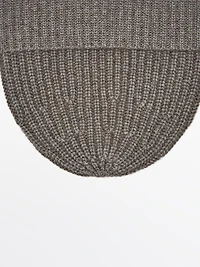 Ribbed 100% cashmere beanie