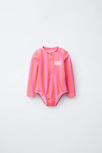 1-6 YEARS / STRIPED TEXT SWIMSUIT