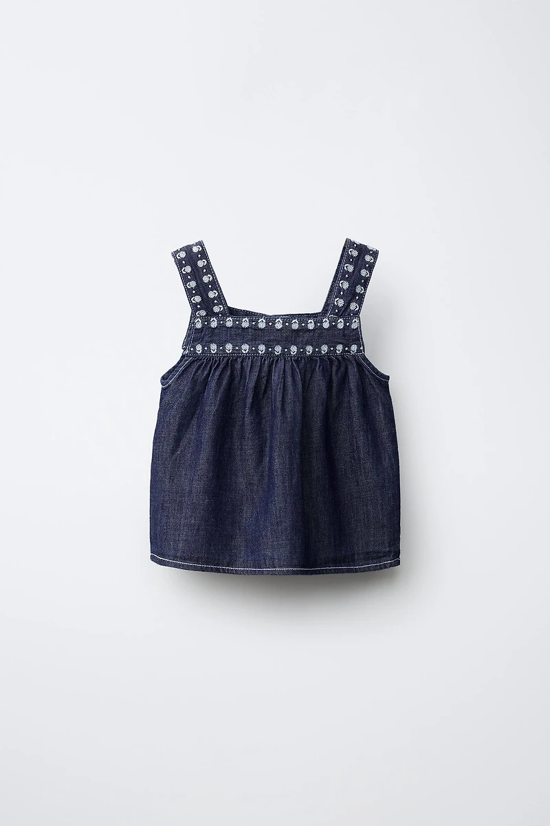 FLORAL EMBROIDERED FLOWY DENIM TOP