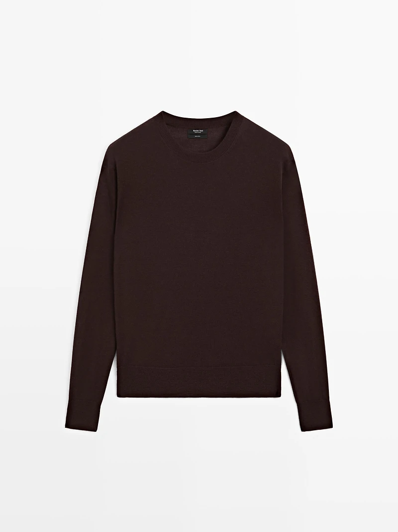 100% wool fine knit crew neck sweater