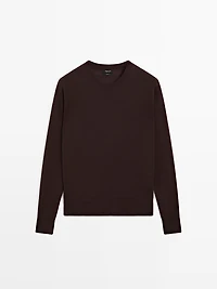 100% wool fine knit crew neck sweater