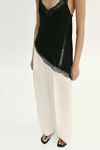 TOP RUSTIQUE ASYMÉTRIQUE DENTELLE