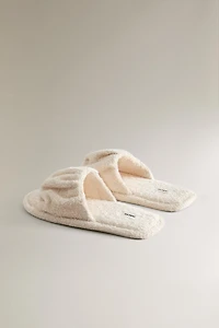 PLEATED TERRYCLOTH BATHROOM SLIDERS