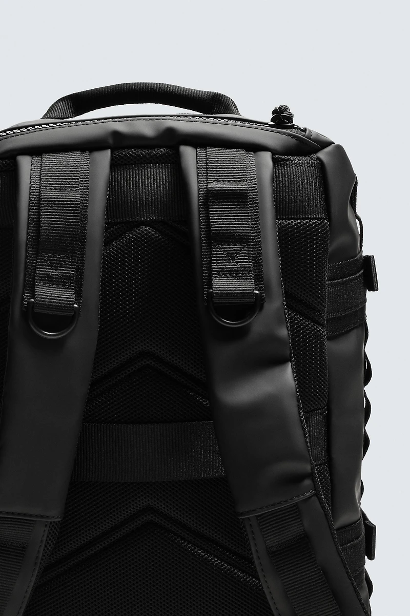 TECHNICAL TRAVEL BACKPACK