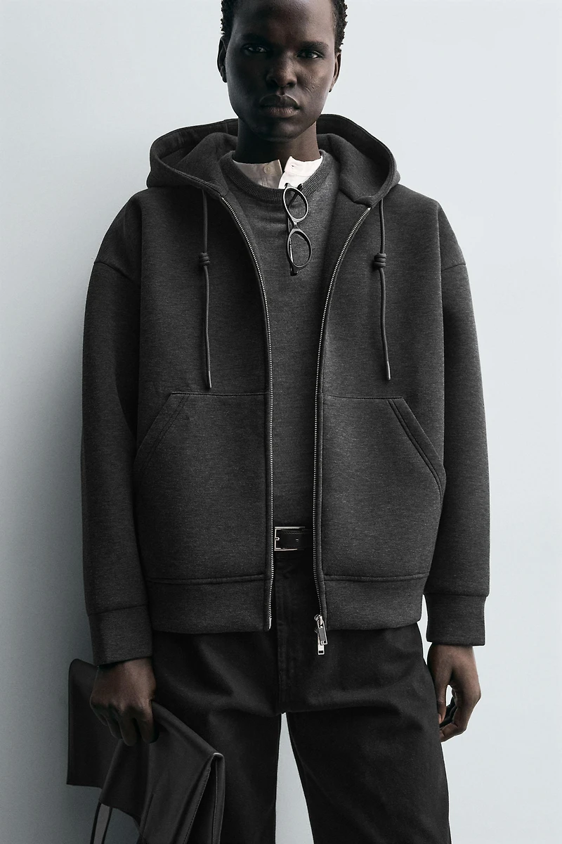 SWEAT À CAPUCHE EFFET NÉOPRÈNE