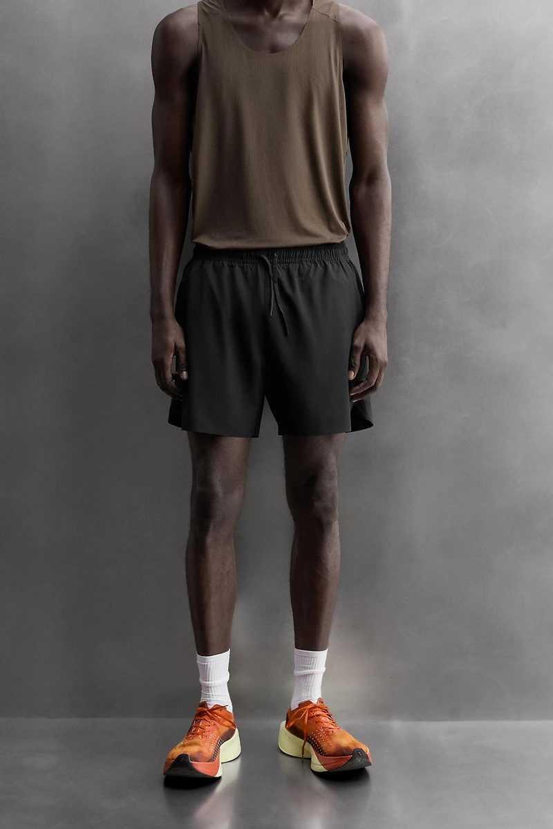 BASIC TRAINING SHORTS