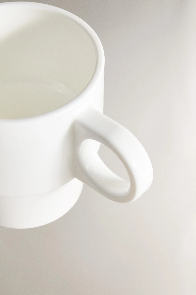 WHITE GLASS MUG